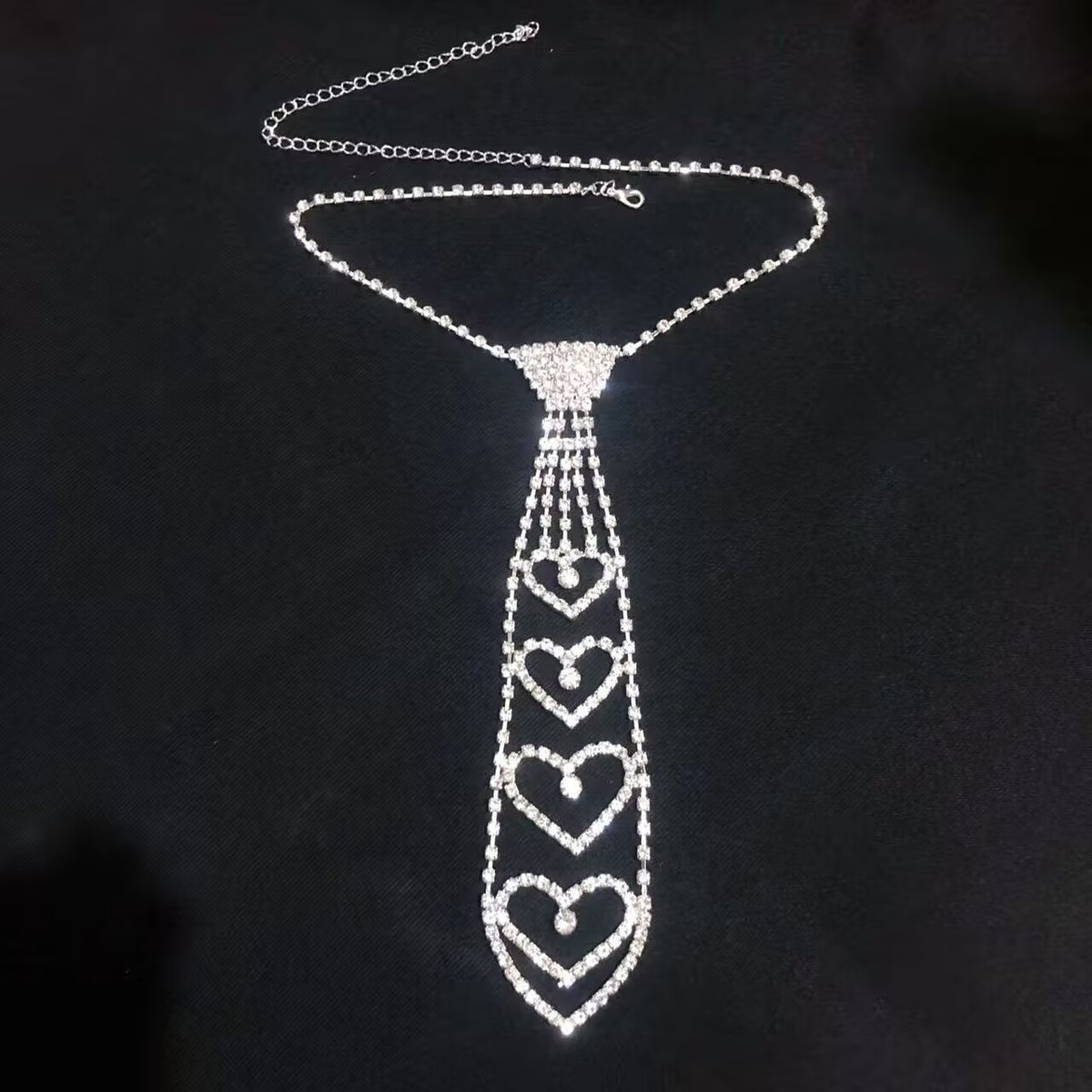 Romantic heart shaped rhinestone tie choker chain for festival and clubwear outfits.