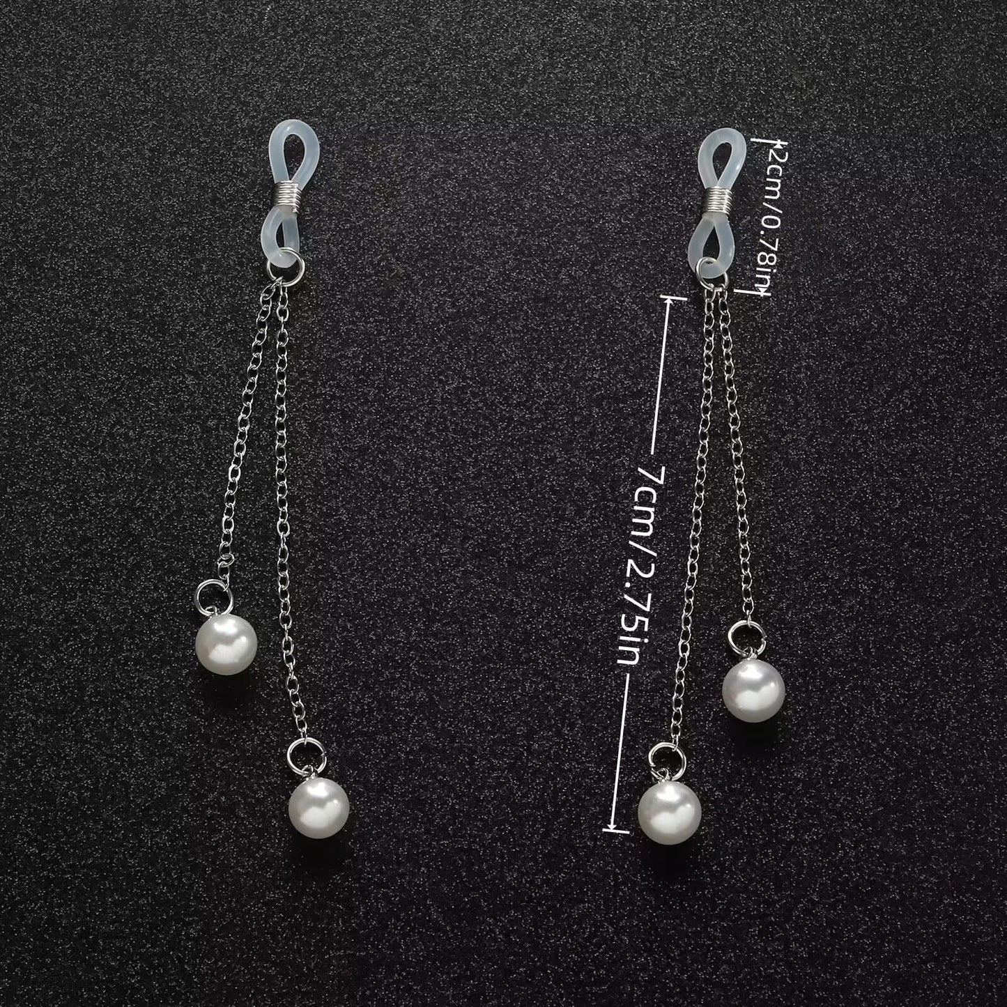 Size dimensions of non pierced nipple clamp featuring 2cm silicone loop and 7cm double pearl chain dangles.